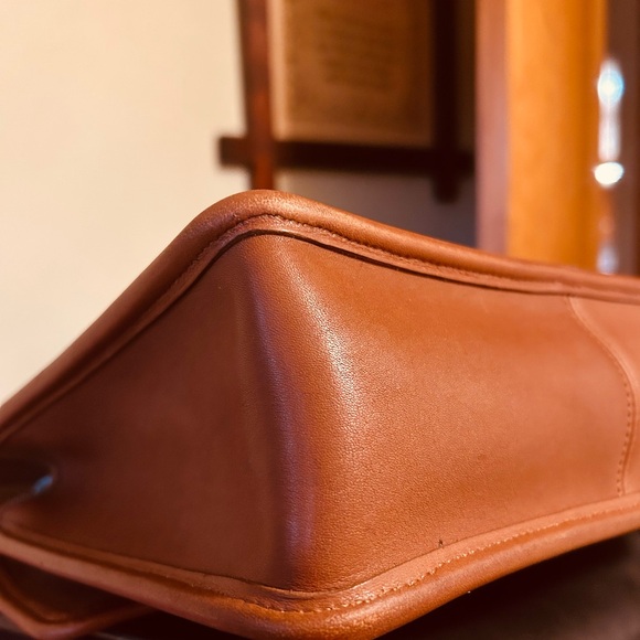 Coach Vintage Brown Willis Purse - Picture 16 of 16
